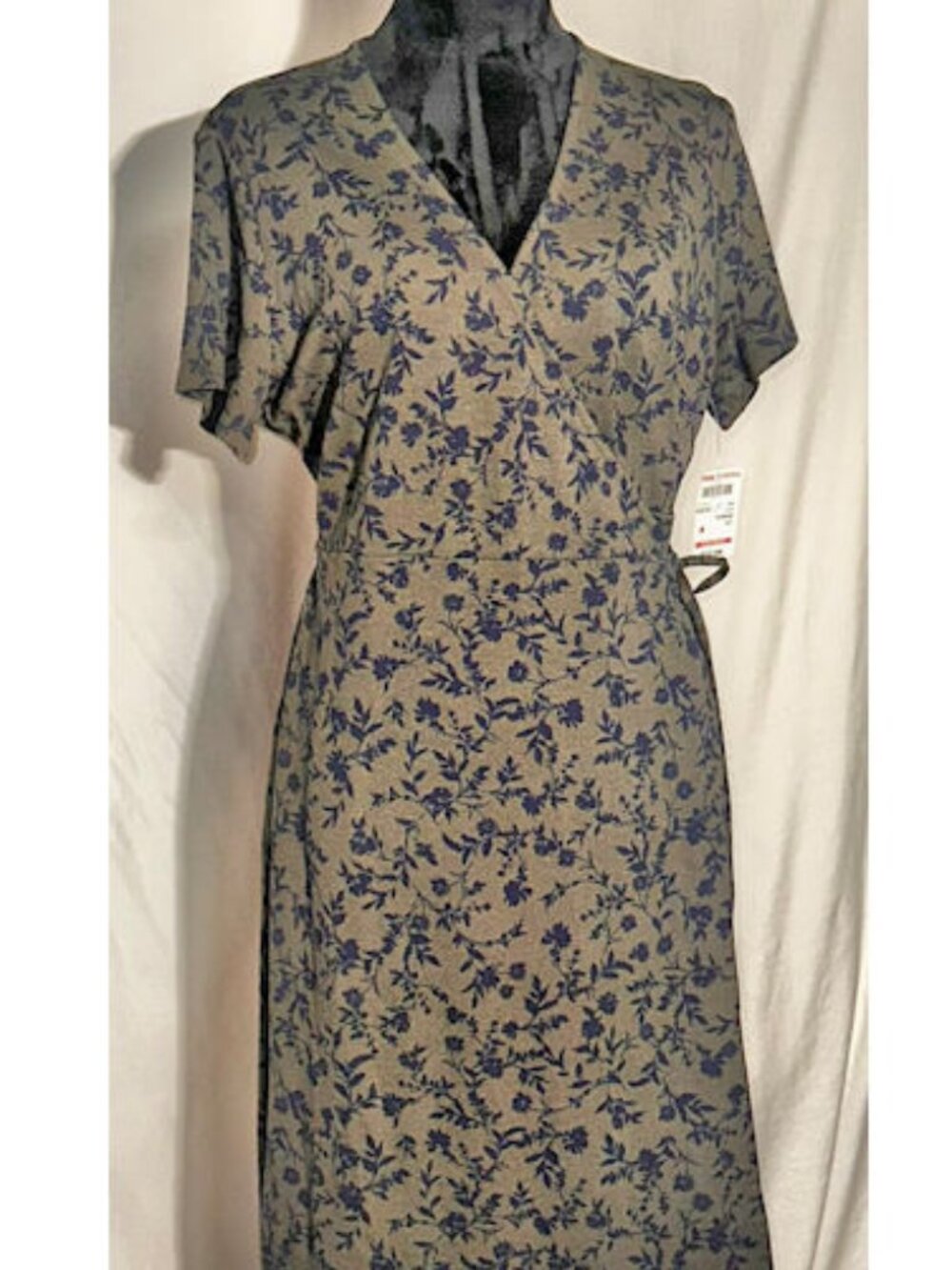 NWT Old Navy Olive Green Wrap Dress, Blue Flowers, Large Petite - Picture 5 of 11